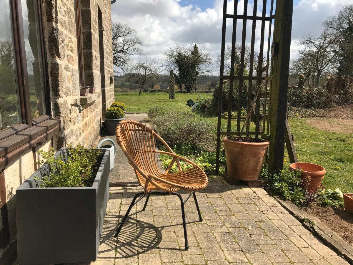 Bed and Breakfast Le jardin des fées Savigny-le-Vieux Exterior foto
